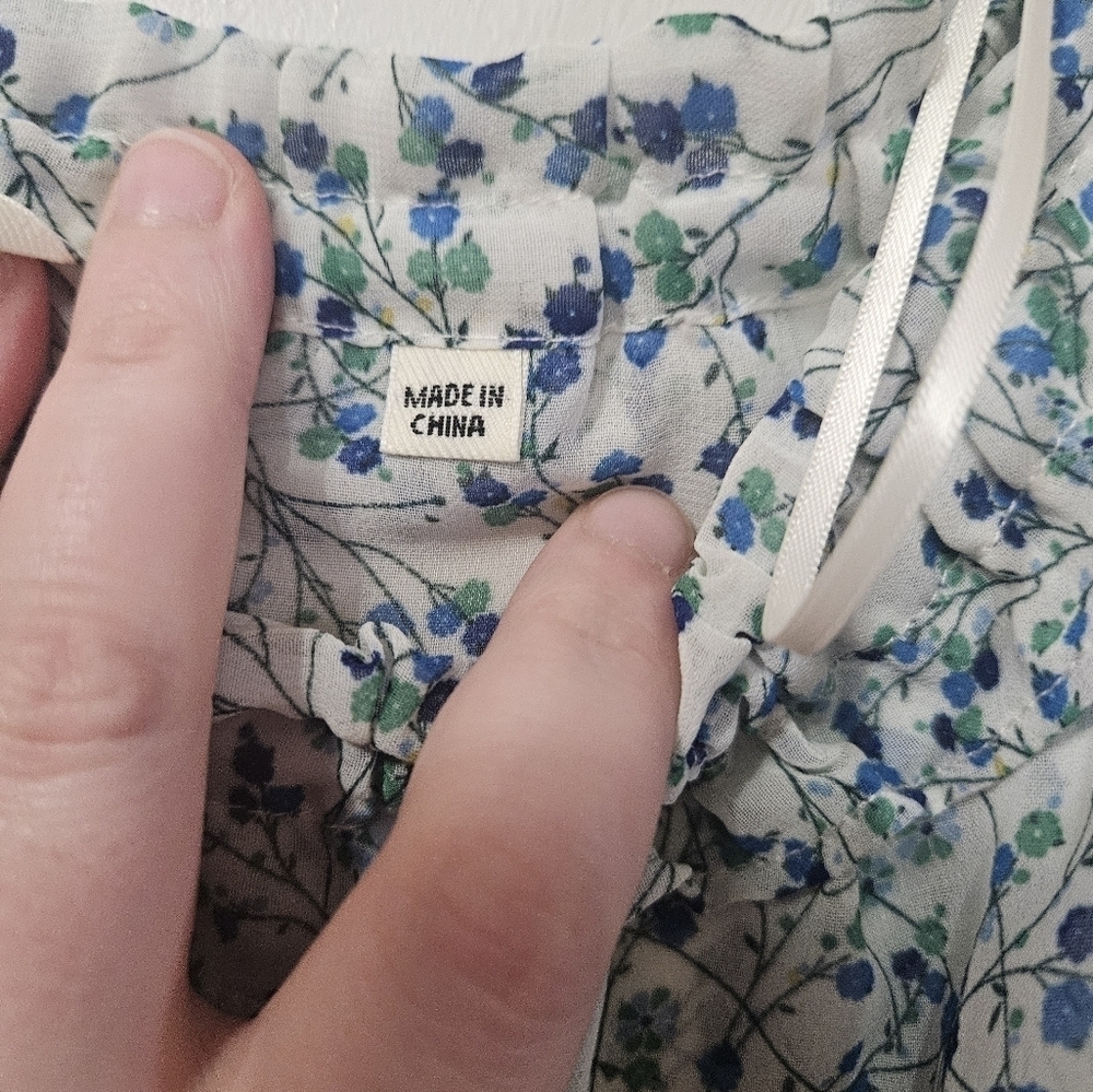 Max studio off the shoulder floral blouse! - Picture 3 of 6